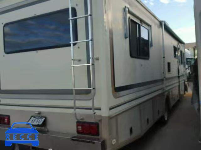 1995 CHEVROLET P30 1GBLP37N7S3318084 image 3