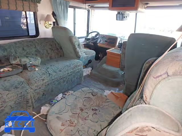 1995 CHEVROLET P30 1GBLP37N7S3318084 image 8