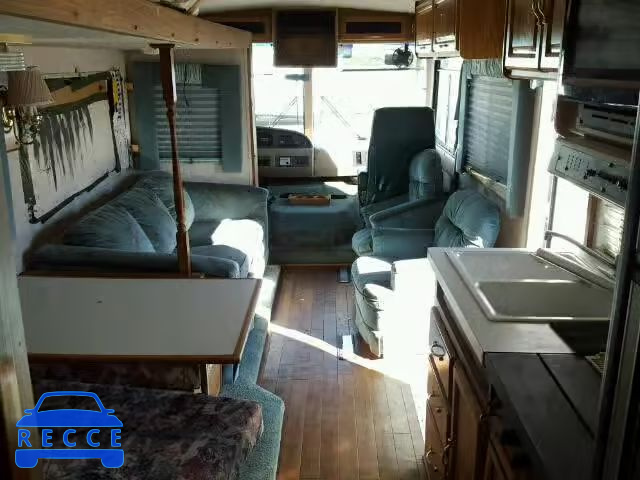 1995 CHEVROLET P30 1GBLP37NXS3309136 image 9