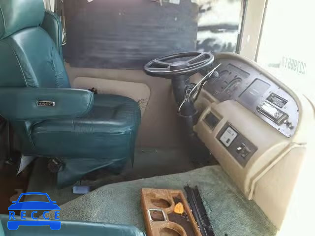 1995 CHEVROLET P30 1GBLP37NXS3309136 image 4