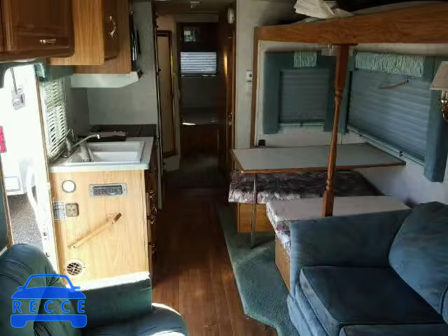 1995 CHEVROLET P30 1GBLP37NXS3309136 image 5