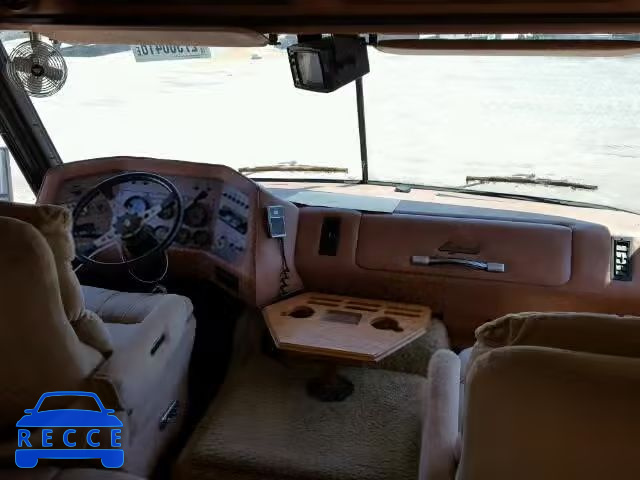 1985 CHEVROLET P30 1GBKP37W7F3335395 image 4