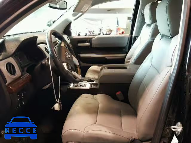 2017 TOYOTA TUNDRA CREWMAX 5TFHW5F1XHX591231 image 4