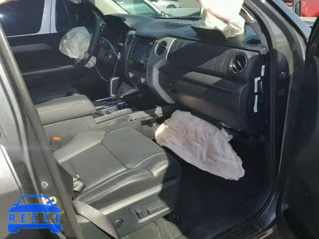 2017 TOYOTA TUNDRA CREWMAX 5TFAW5F11HX635800 зображення 4