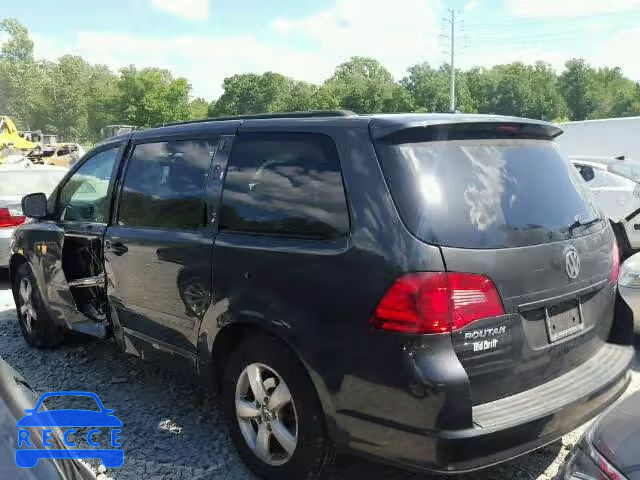 2011 VOLKSWAGEN ROUTAN SE 2V4RW3DG9BR695284 зображення 2