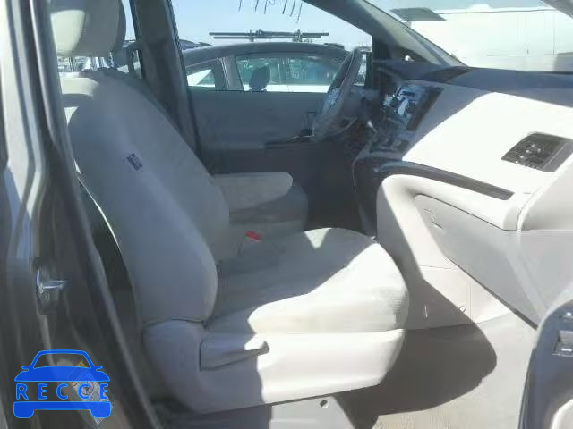 2011 TOYOTA SIENNA 5TDZK3DC0BS014519 image 4