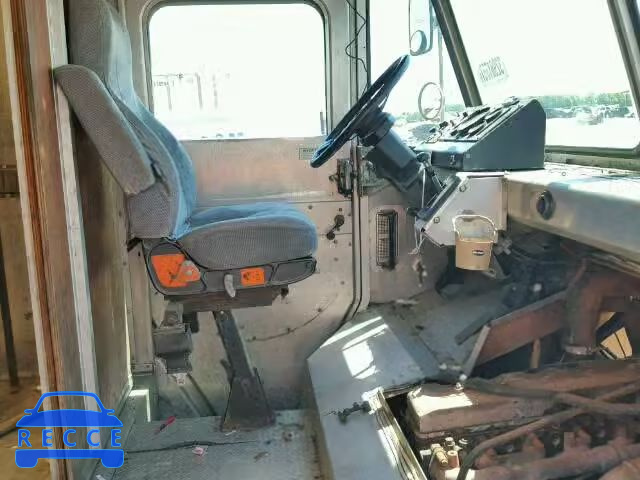 2000 FREIGHTLINER M LINE WAL 4UZA4FF41YCF99604 Bild 4