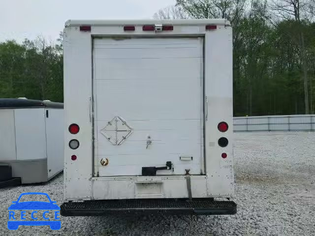 2000 FREIGHTLINER M LINE WAL 4UZA4FF40YCF80560 image 5