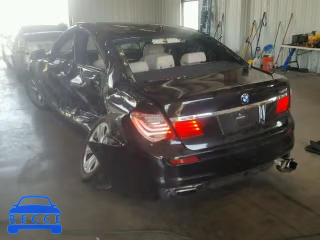 2011 BMW 740I WBAKA4C51BC613182 Bild 2