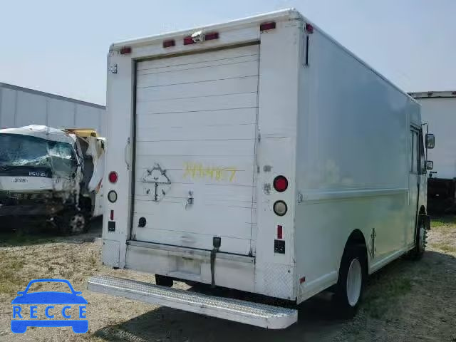 2000 FREIGHTLINER M LINE WAL 4UZA4FA41YCF82339 image 3