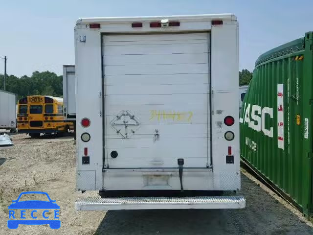 2000 FREIGHTLINER M LINE WAL 4UZA4FA41YCF82339 Bild 8