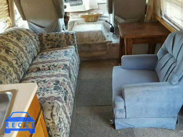 1990 CHAM MOTORHOME 1GBKP37W6K3329890 зображення 8