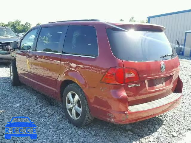 2011 VOLKSWAGEN ROUTAN SE 2V4RW3DG9BR641998 зображення 2