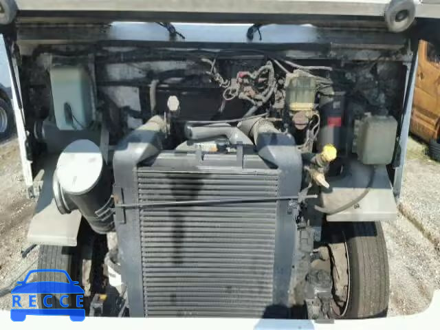 2000 FREIGHTLINER M LINE WAL 4UZA4FA47YCF82281 Bild 6