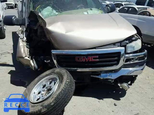 2004 GMC SIERRA C25 1GTHC23UX4F206787 image 8