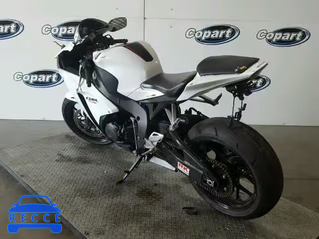 2014 HONDA CBR1000RR JH2SC5974EK300043 Bild 2