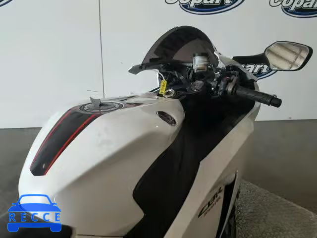 2014 HONDA CBR1000RR JH2SC5974EK300043 Bild 4