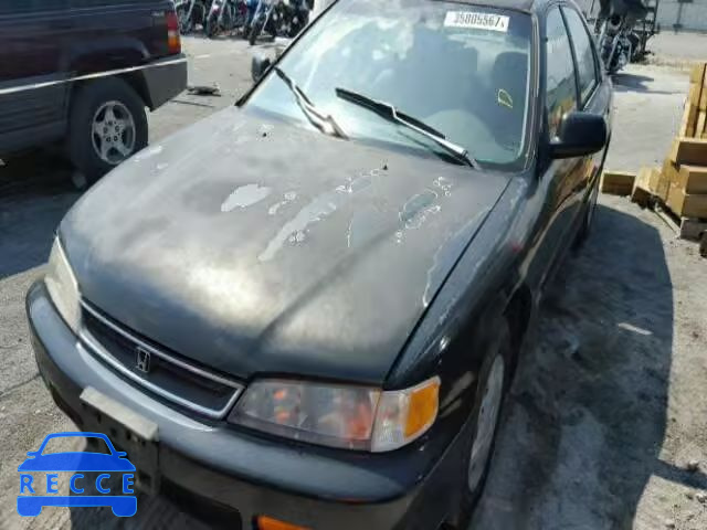 1996 HONDA ACCORD DX 1HGCD5522TA155190 image 1