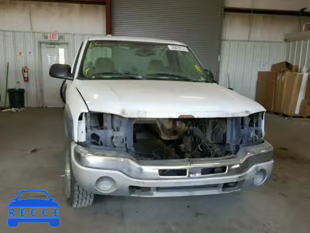2004 GMC SIERRA C25 1GTGC24U34Z202170 image 8