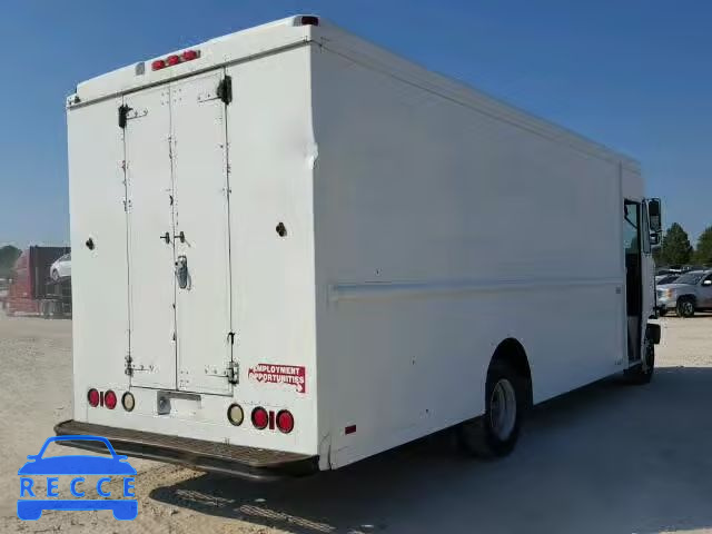 2000 FREIGHTLINER M LINE WAL 4UZA5FAC7YCH12841 image 3