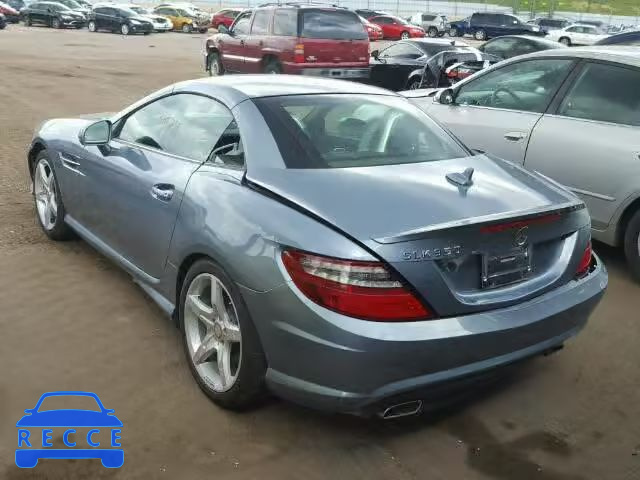 2012 MERCEDES-BENZ SLK350 WDDPK5HA4CF030841 Bild 2