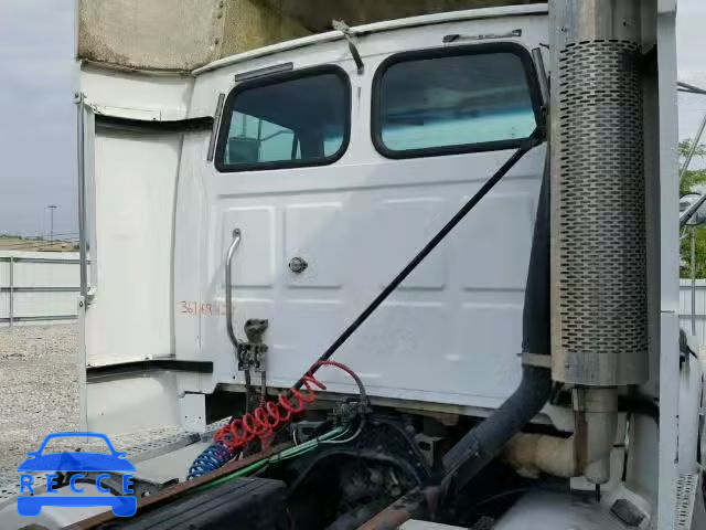 2004 STERLING TRUCK AT9500 2FWJA3CG54AM67470 Bild 5