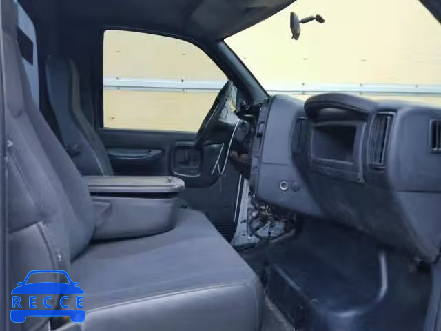 2004 CHEVROLET C5C042 550 1GBE5C1264F520025 image 4