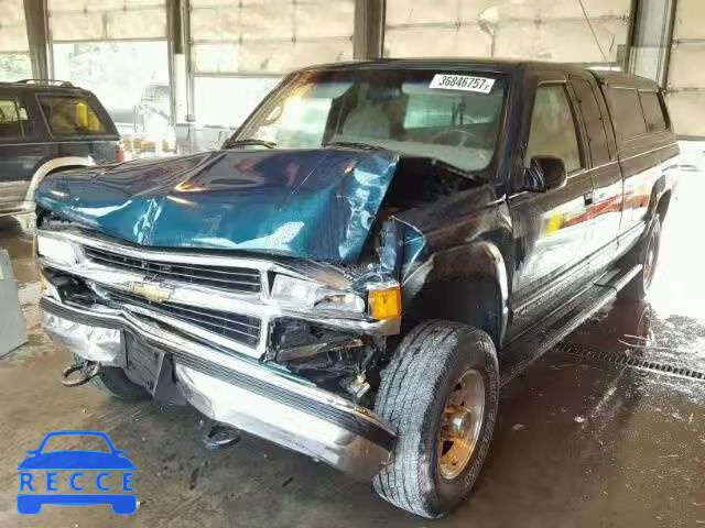 1996 CHEVROLET K2500 1GCGK29R0TE157671 Bild 1