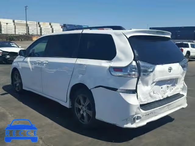 2017 TOYOTA SIENNA SE 5TDXZ3DC9HS805384 зображення 2