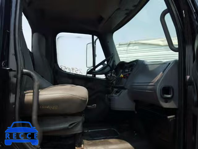 2005 FREIGHTLINER M2 106 MED 1FVACWDC45HV16331 Bild 4