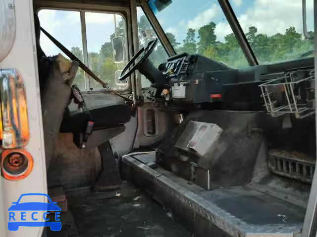 1998 FREIGHTLINER M LINE WAL 4UZA4FF46WC897236 image 4