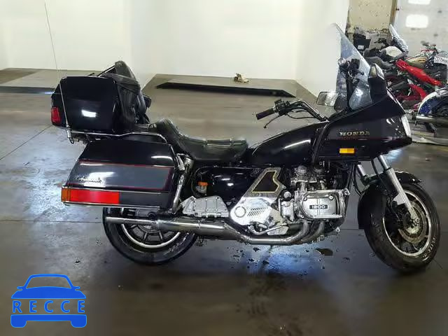 1983 HONDA VF750 C JH2RC0719DM102755 зображення 0