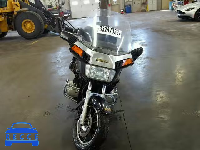 1983 HONDA VF750 C JH2RC0719DM102755 image 1