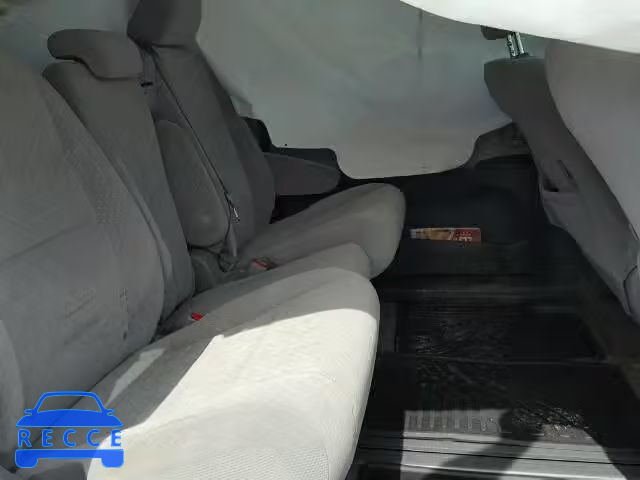 2018 TOYOTA SIENNA LE 5TDKZ3DC7JS921313 зображення 5