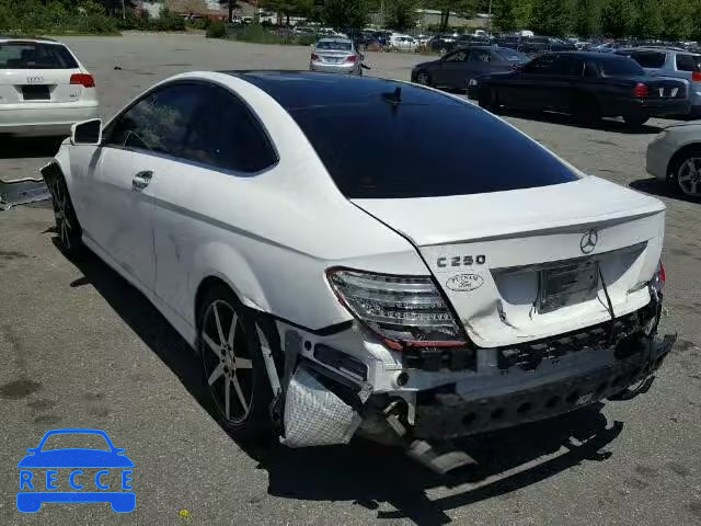 2015 MERCEDES-BENZ C 250 WDDGJ4HB9FG413971 image 2