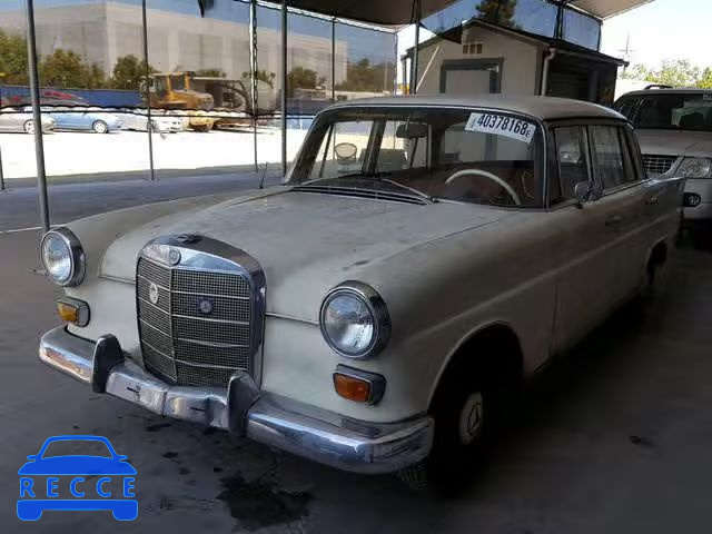 1966 MERCEDES-BENZ 240 11001010156636 Bild 1