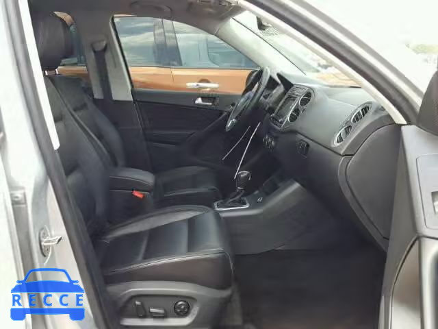 2017 VOLKSWAGEN TIGUAN SPO WVGTV7AX4HK018385 image 4