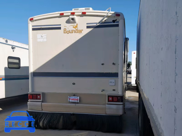 1997 FORD RV 3FCMF53G1VJA14923 image 3