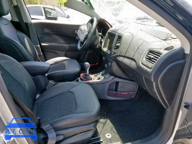 2019 JEEP COMPASS TR 3C4NJDDBXKT739839 image 4