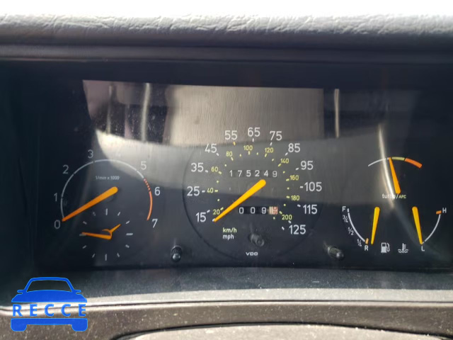 1993 SAAB 900 YS3AL75L9P7002749 image 8