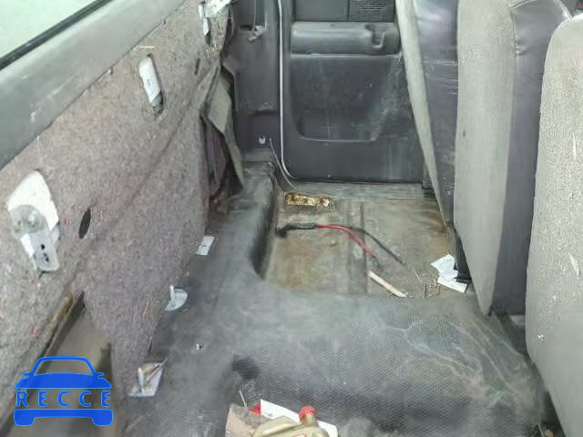 2004 GMC SIERRA C25 1GDHC29U24E319075 image 5