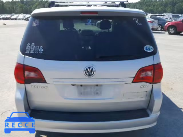 2010 VOLKSWAGEN ROUTAN SEL 2V4RW5DX7AR268356 image 8