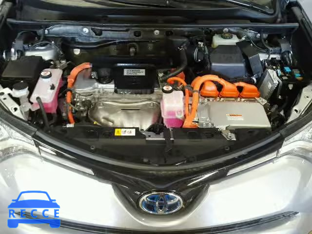 2017 TOYOTA RAV4 HV LE JTMRJREV6HD060186 image 6