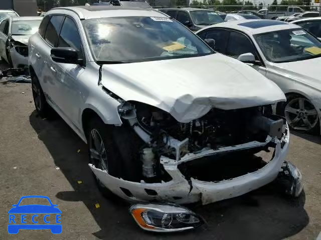 2017 VOLVO XC60 T5 YV440MDRXH2124839 image 0