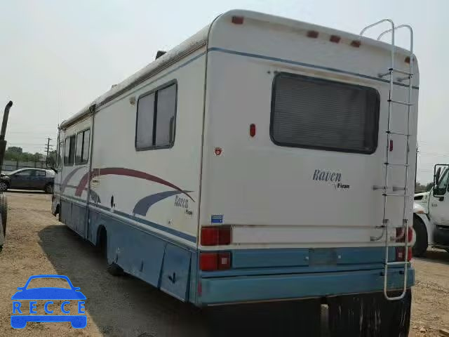 1995 CHEVROLET P30 1GBLP37N9S3313288 image 2