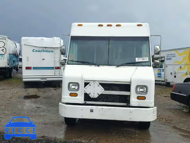 1996 FREIGHTLINER M LINE WAL 4UZM44E28T2111892 image 8