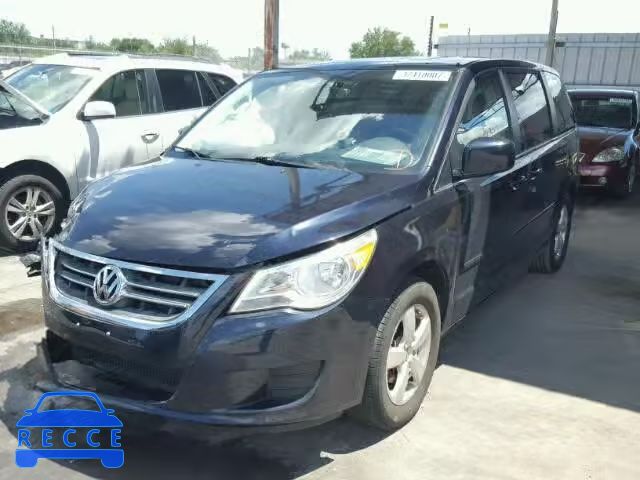 2010 VOLKSWAGEN ROUTAN SEL 2V4RW5DX9AR316164 image 1