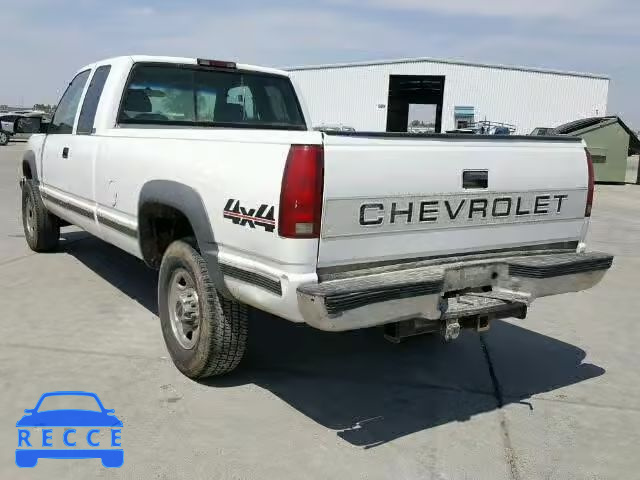 1996 CHEVROLET K2500 1GCGK29R3TE185223 Bild 2