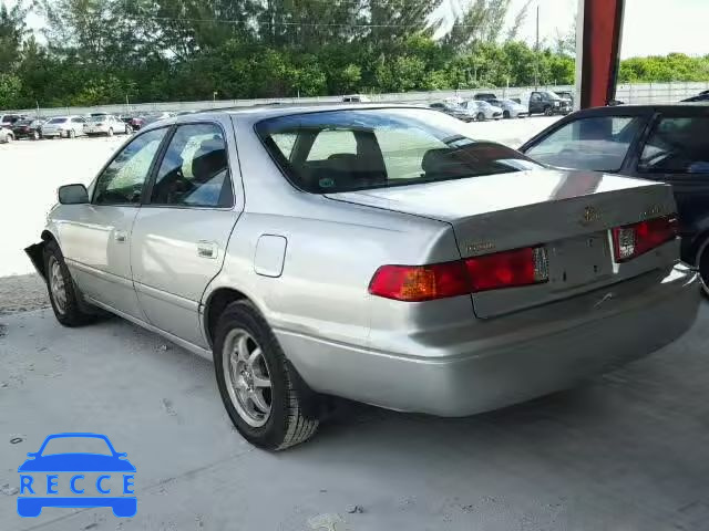 2000 TOYOTA CAMRY JT2BF22K1Y0281988 image 2