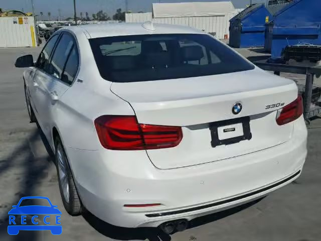 2017 BMW 330E WBA8E1C5XHK479851 Bild 2